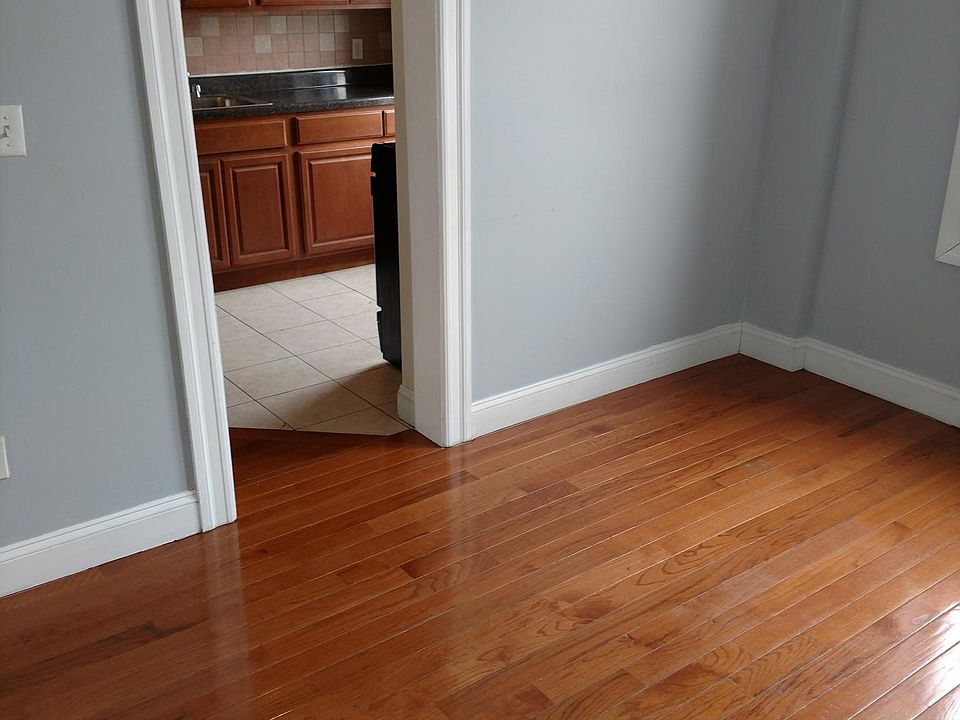 2nd image of 218 51st St #18