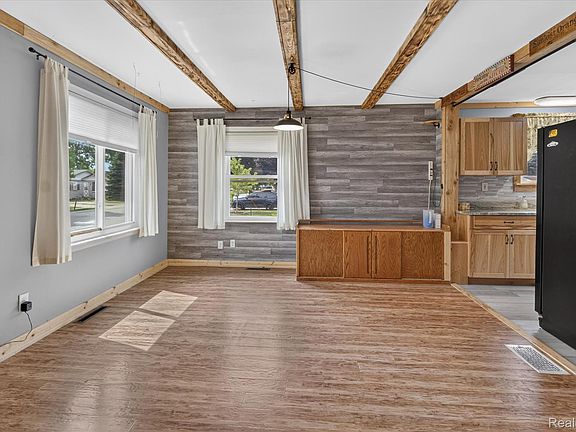 4th image of 20361 Voiland St
