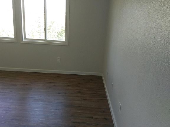 4th image of 515 Spring Creek Dr