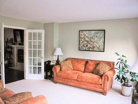 4th image of 7065 Oak Tree Dr