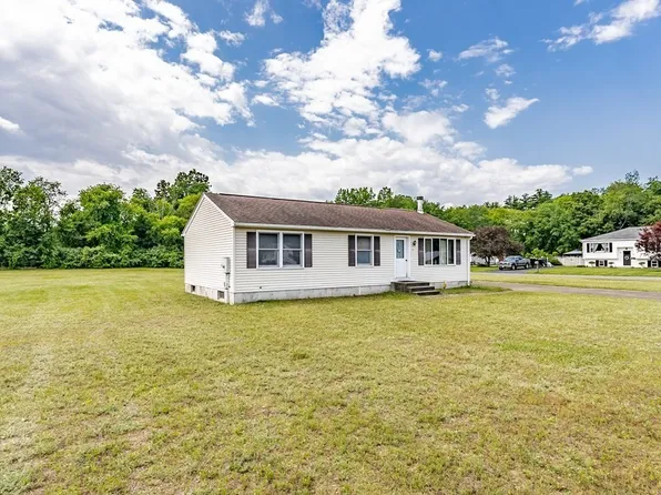 11 Meadow Glen Dr, Granby, MA 01033