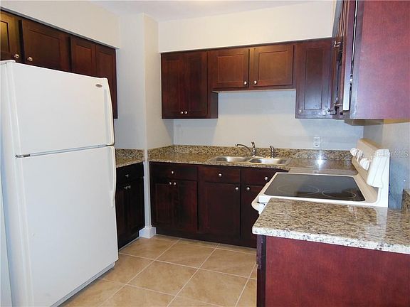 5th image of 738 Belair Ave