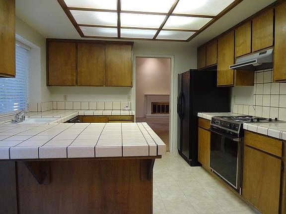4th image of 34 Coyle Creek Cir