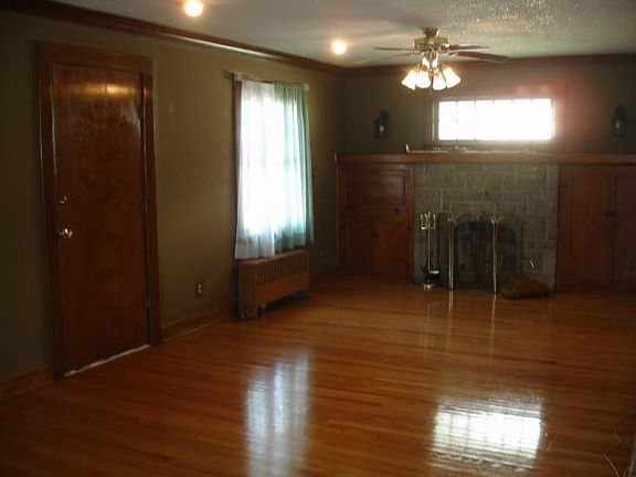 4th image of 2917 N 38th St