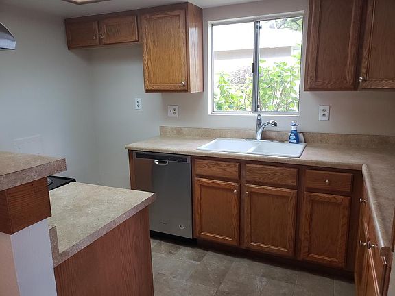 2nd image of 3065 Knollwood Ave