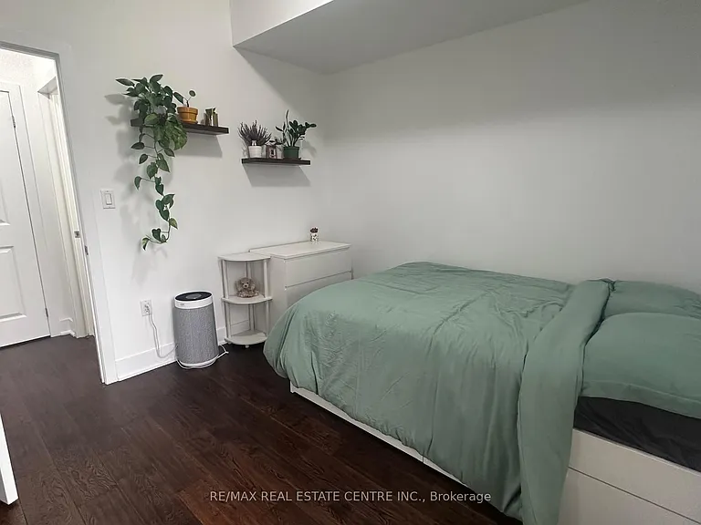 90 Charlton Ave W #303 — Photo 17