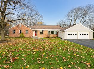 1201 Summit Dr, Newark, NY 14513