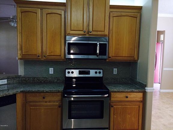 3rd image of 909 Gardenbrook Ct SE