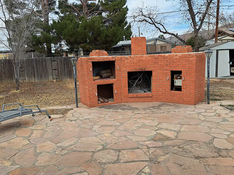 Aspen Dr — Photo 11