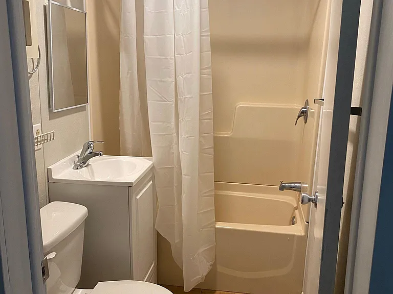 543 Richmond Ave #1 — Photo 4