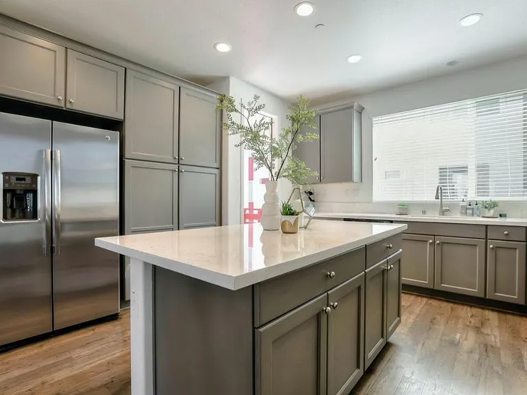372 Reading Pl — Photo 11