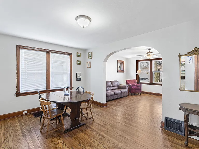 Neosho St — Photo 10