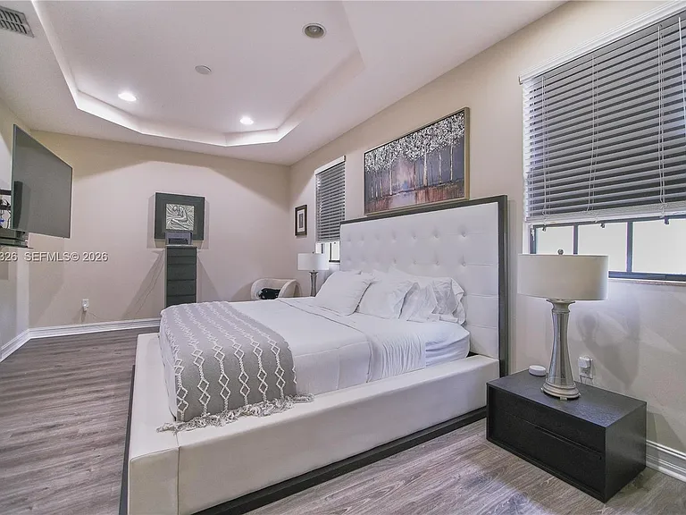 129 Riverwalk Cir E — Photo 17