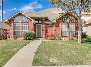 906 Brose Dr, Lewisville, TX 75067