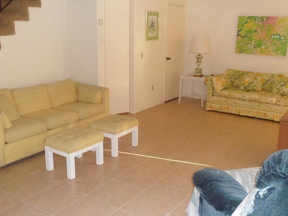 3rd image of 2010 Golf Club Dr APT 3