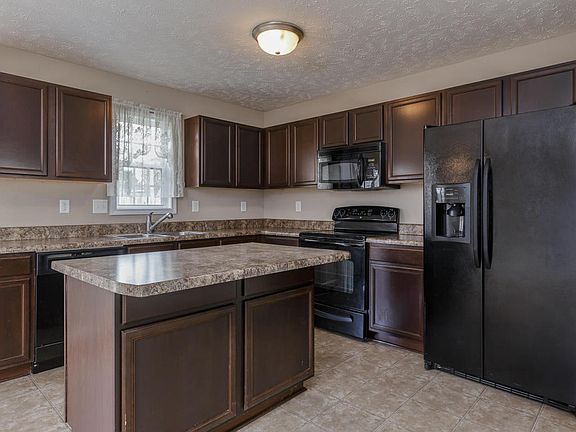 3rd image of 2136 Saint Nicholas Dr