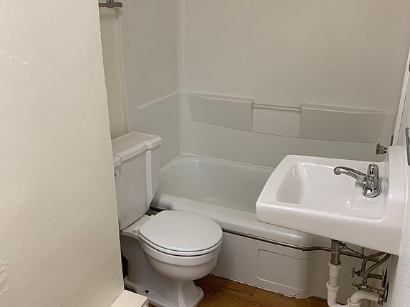 4th image of 810 S 11th St APT 8