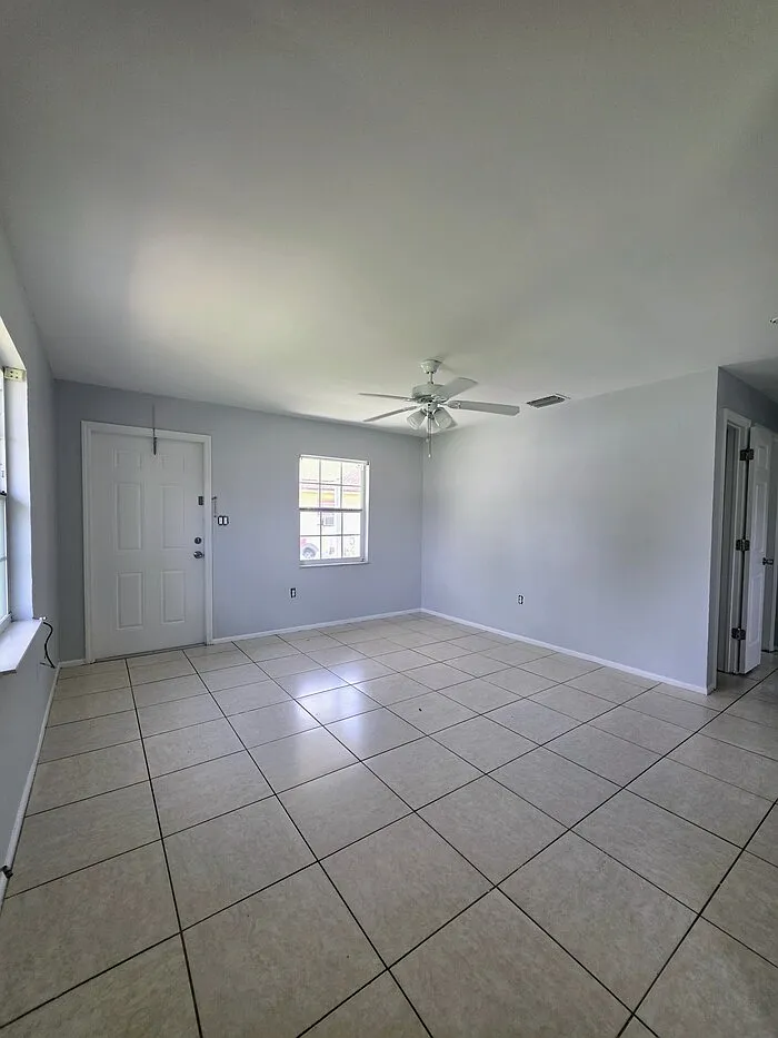 2 bed, 1.0 bath, $1,300 — Photo 3