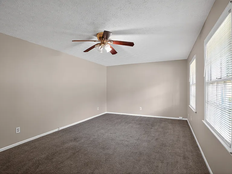 2501 Hartford Dr — Photo 14