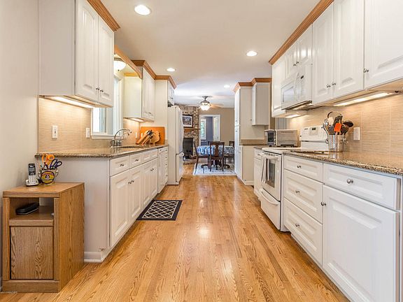 5th image of 9550 Looking Glass Brook Dr