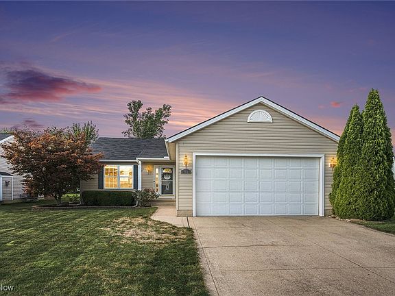 3rd image of 38080 Vista Lake Way