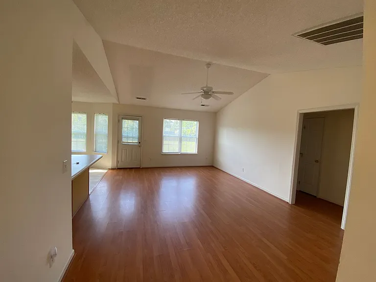 3009 Nevan Ln — Photo 4