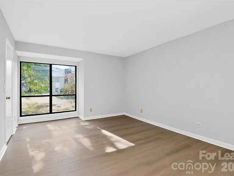 11029 Harrowfield Rd — Photo 18