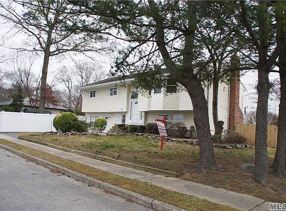 2nd image of 724 Van Buren Ave