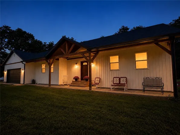 25760 E 1750th Rd, Marshall, IL 62441