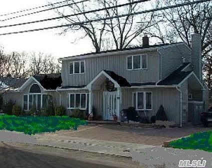 1st image of 120 Roosevelt Ave
