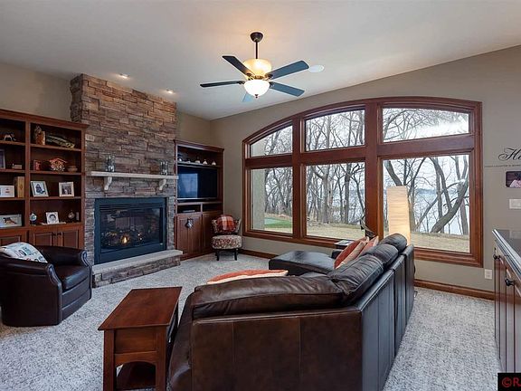 5th image of 118 E Bay Dr