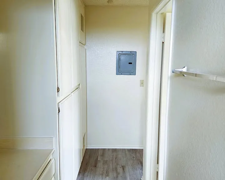 Villa Pacifica Apartments — Photo 14