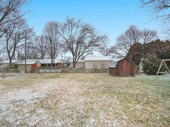 4th image of 608 Oakdale Dr
