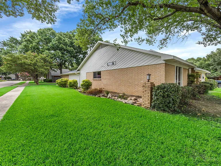 13826 Wooded Creek Ct — Photo 37