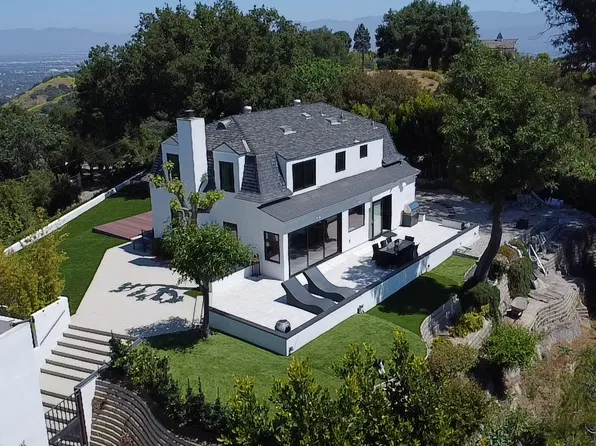 2850 N Beverly Dr, Beverly Hills, CA 90210