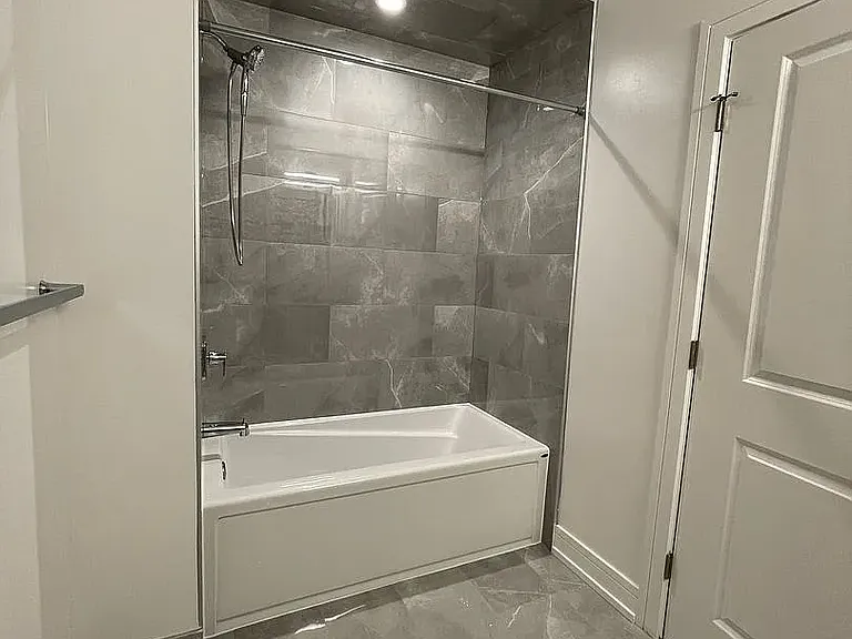 1730 W. Greenleaf Ave — Photo 11