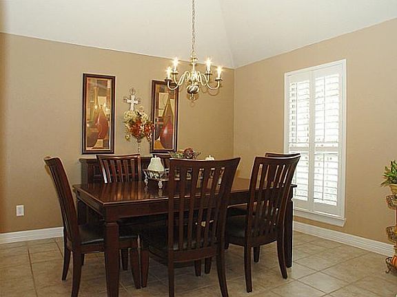 5th image of 313 Parakeet Dr