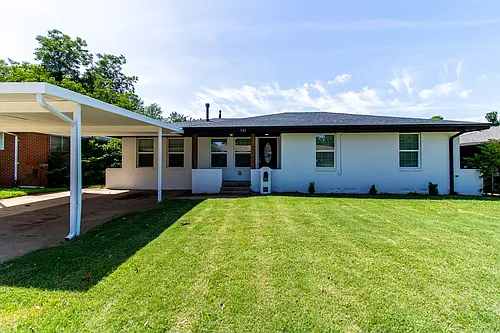 721 General Senter Dr Photo 1
