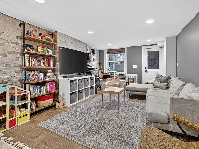 926 Park Ave — Photo 29