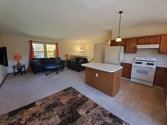 2nd image of 5816 Monticello Dr