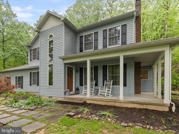 1223 Kuhn Rd, Boiling Springs, PA 17007