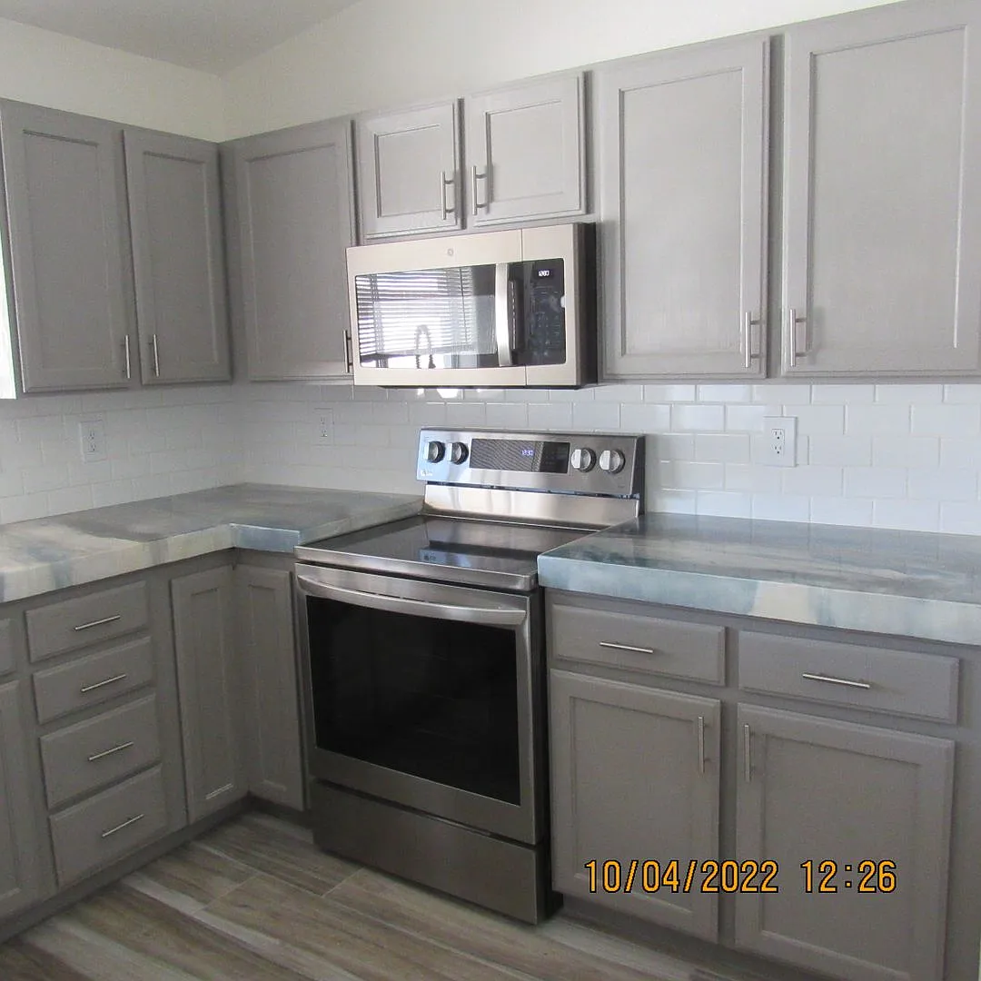 3 bedroom 2 bath pool home — Photo 4