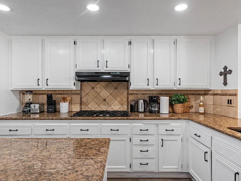 28832 Harwick Dr — Photo 10
