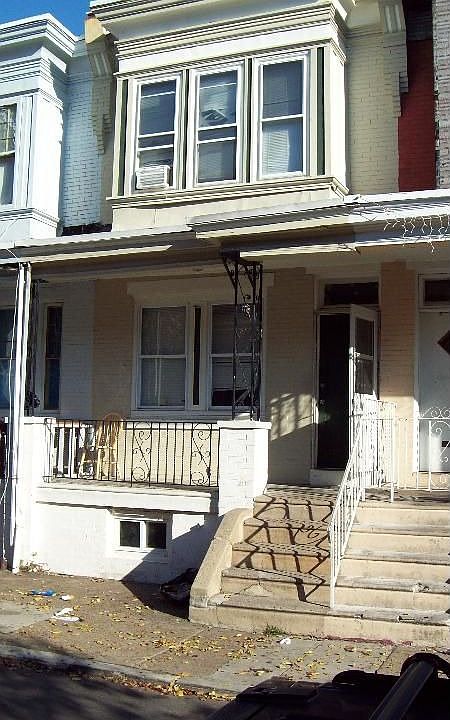 1st image of 215 E Wishart St