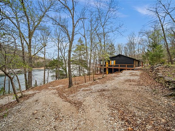 3rd image of 21570 Indian Creek Dr