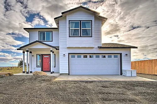 900 Sunlight Dr Photo 1