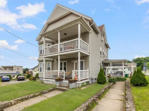 377 Elm St, Woonsocket, RI 02895