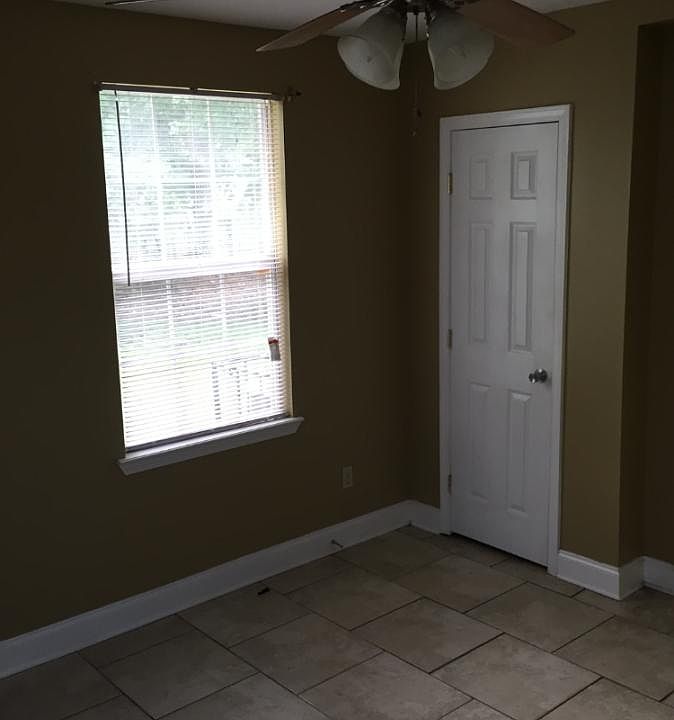 1st image of 4665 Pecan St