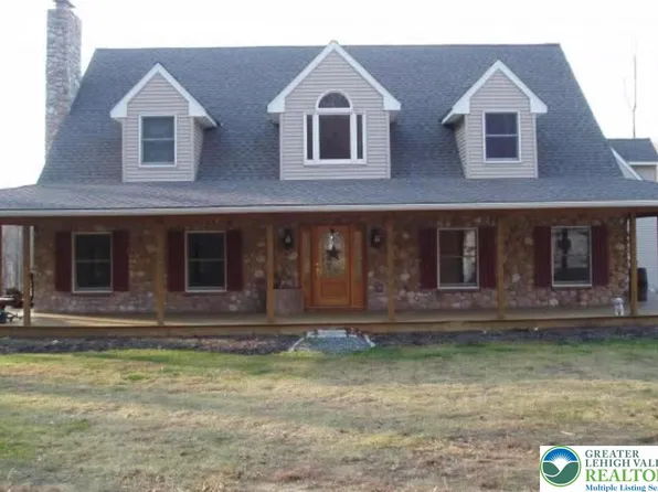 120 Benfield Rd, Macungie, PA 18062