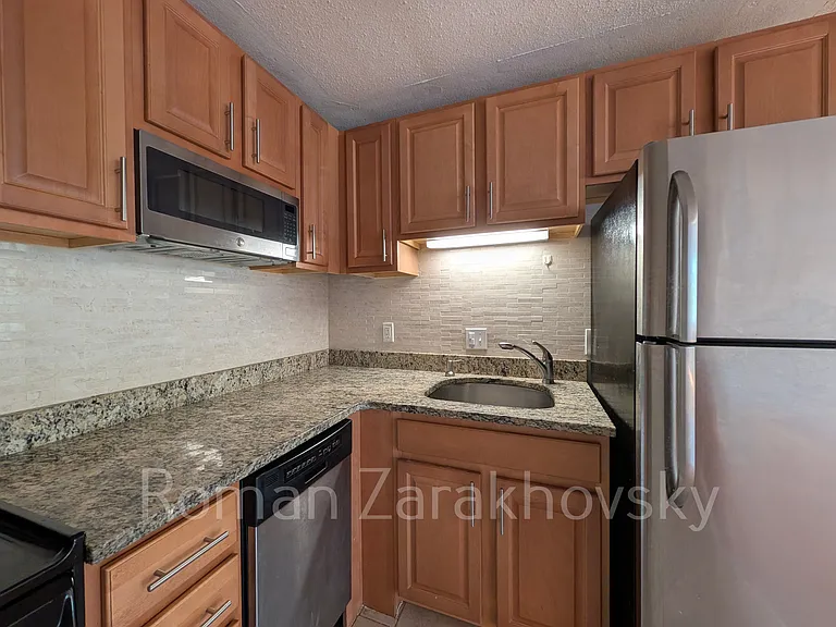 104 Babcock St #4 — Photo 10
